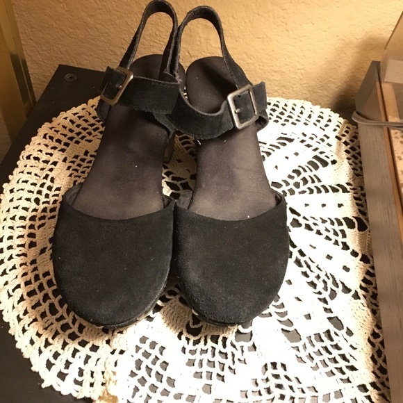 SOLD*******White Mountain Wedge Heels - Picture 6 of 6